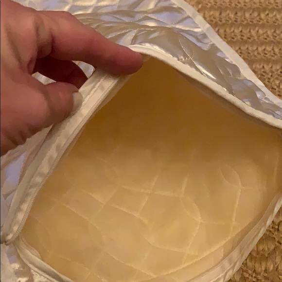 Makeup Travel Quilted Zipper Bags - Picture 3 of 7